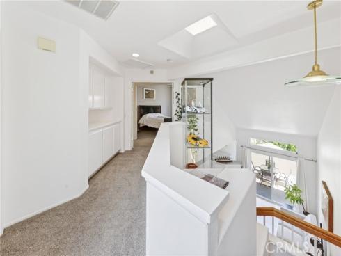 512 S Hollydale , Anaheim, CA
