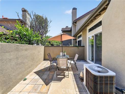 512 S Hollydale , Anaheim, CA
