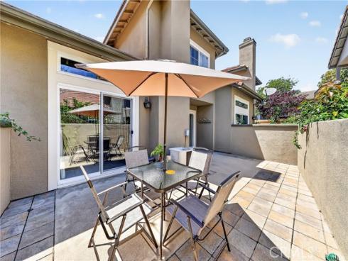 512 S Hollydale , Anaheim, CA