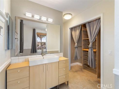 402 S Olive , Anaheim, CA