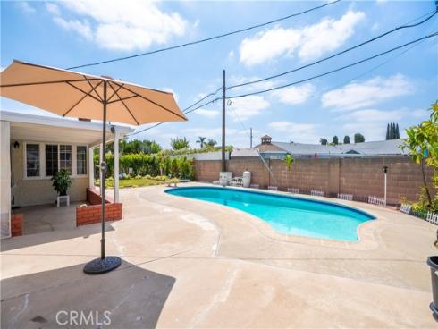 2056 W Random , Anaheim, CA