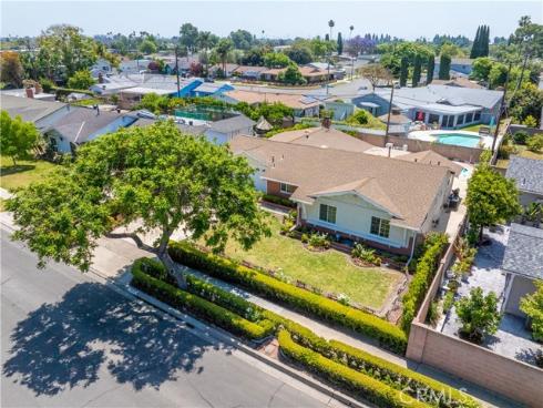 2056 W Random , Anaheim, CA