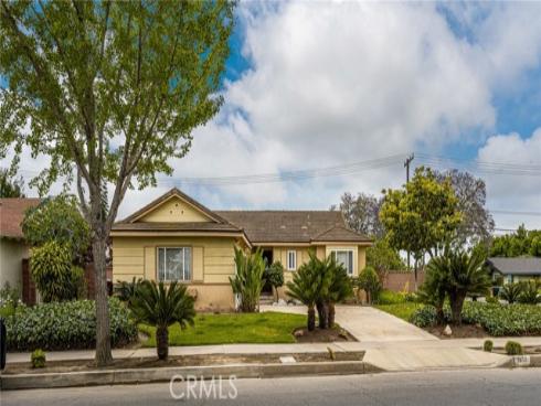 1830 W. Chalet Avenue