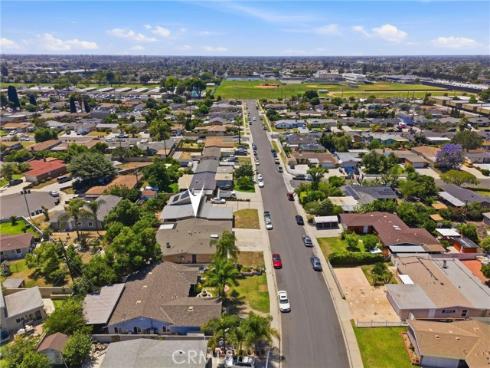9672  Guinida  , Anaheim, CA