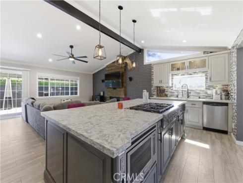 10652 Thomas , Anaheim, CA