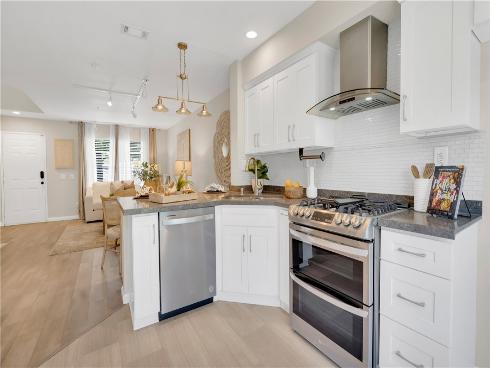 970 E Chestnut , Anaheim, CA