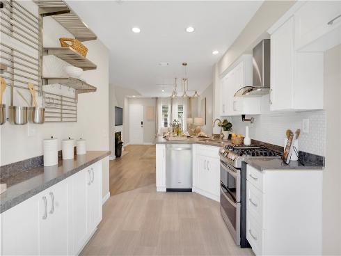 970 E Chestnut , Anaheim, CA