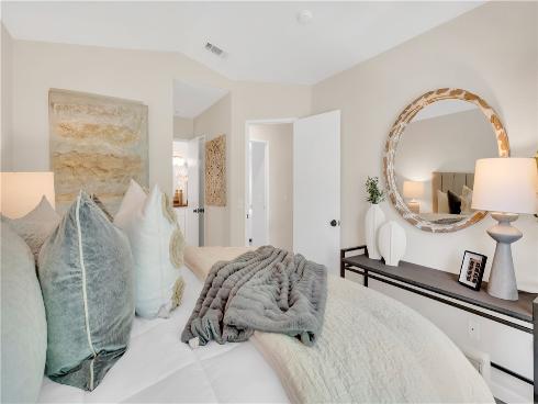 970 E Chestnut , Anaheim, CA