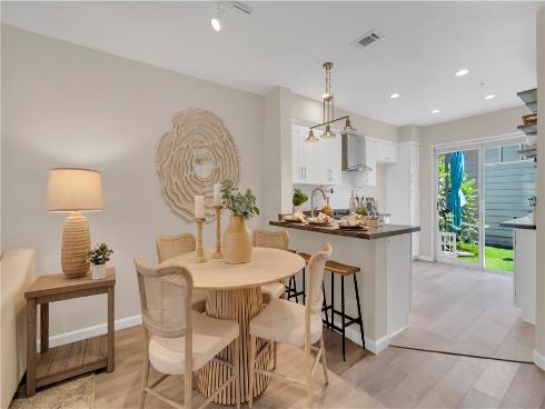 970 E Chestnut , Anaheim, CA
