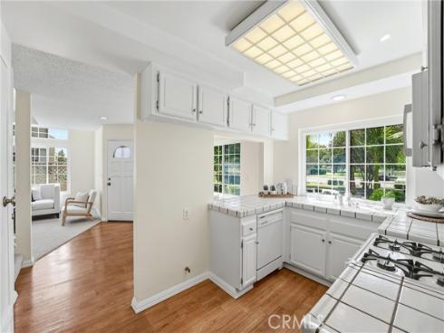 1836 W Falmouth Avenue 11 , Anaheim, CA