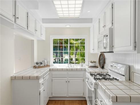 1836 W Falmouth Avenue 11 , Anaheim, CA