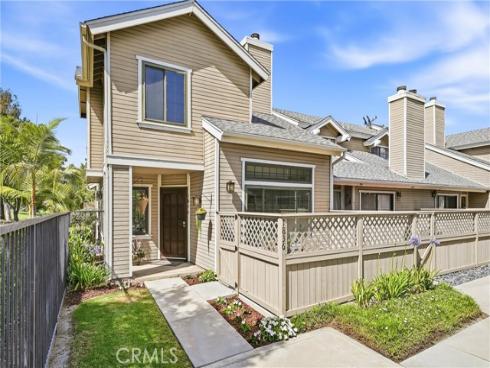 1836 W Falmouth Avenue 11 , Anaheim, CA