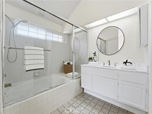 1836 W Falmouth Avenue 11 , Anaheim, CA