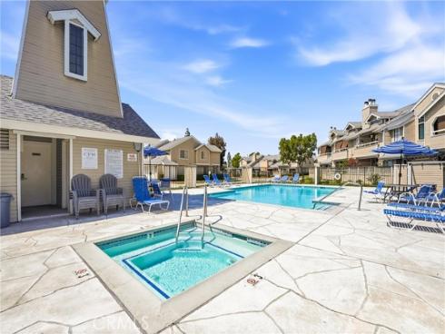 1836 W Falmouth Avenue 11 , Anaheim, CA