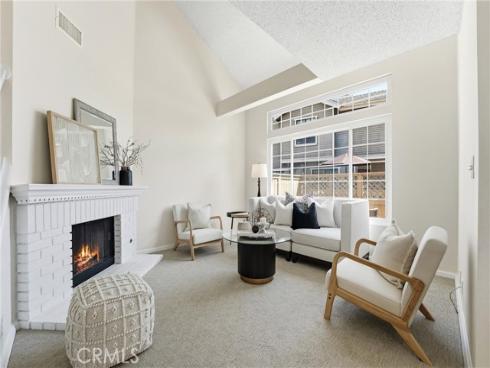 1836 W Falmouth Avenue 11 , Anaheim, CA