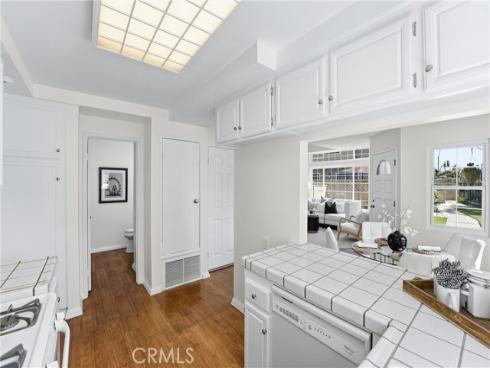1836 W W Falmouth Avenue 11 , Anaheim, CA