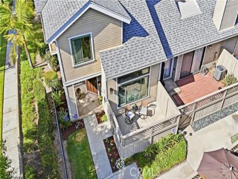 1836 W W Falmouth Avenue 11 , Anaheim, CA