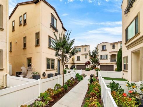 2242 W Anacasa , Anaheim, CA