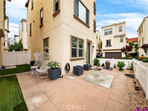 2242 W Anacasa , Anaheim, CA