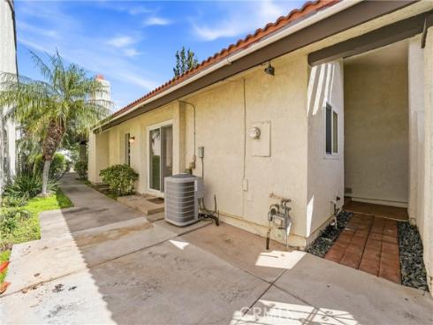 1955 W Bayshore , Anaheim, CA
