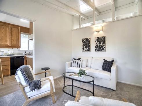 324 N La Reina   Street, Anaheim, CA