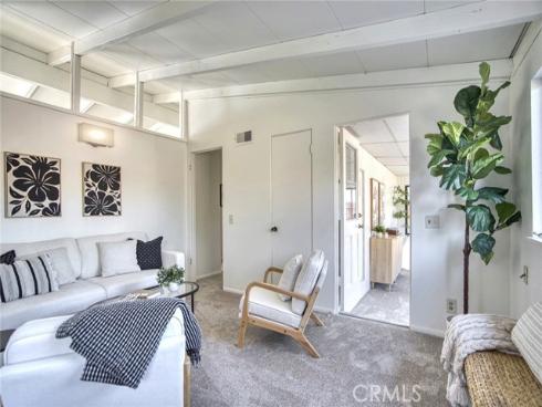 324 N La Reina   Street, Anaheim, CA
