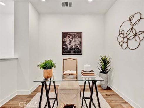 1070 N Anaheim 1 Boulevard, Anaheim, CA