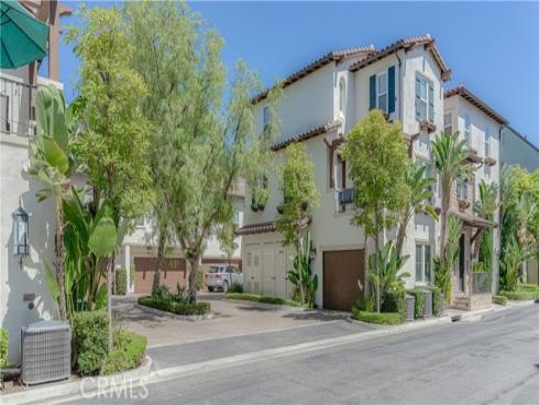 672 E Valencia 108 , Anaheim, CA