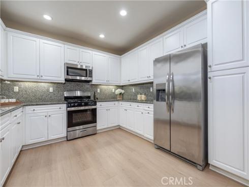 672 E Valencia 108 , Anaheim, CA