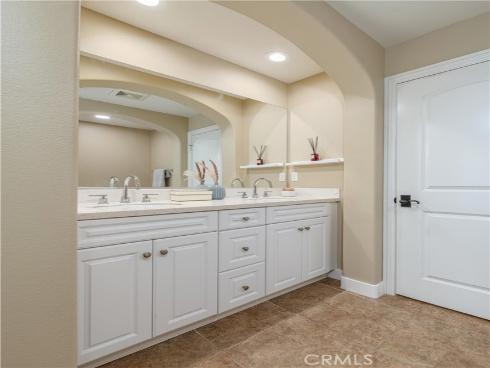 672 E Valencia 108 , Anaheim, CA