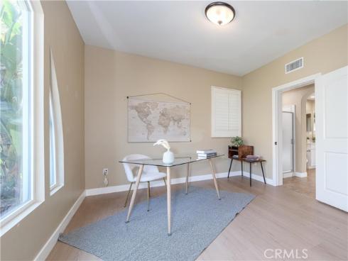 672 E Valencia 108 , Anaheim, CA