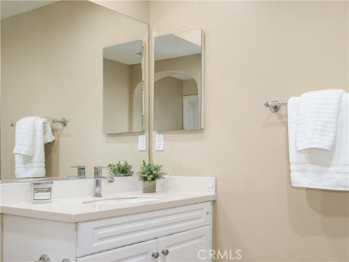 672 E Valencia 108 , Anaheim, CA