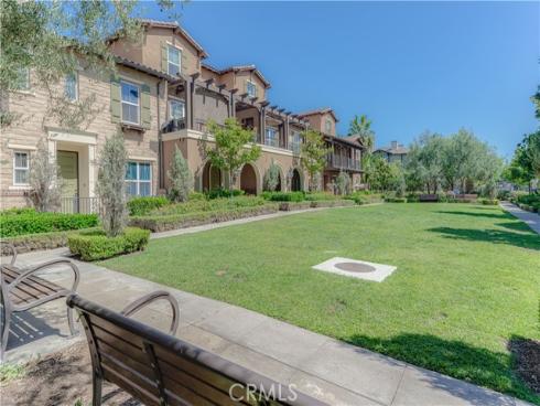 672 E Valencia 108 , Anaheim, CA
