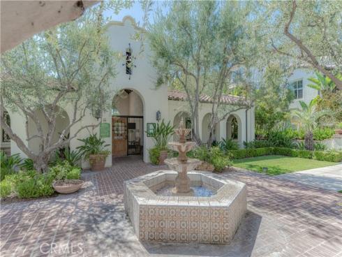 672 E Valencia 108 , Anaheim, CA