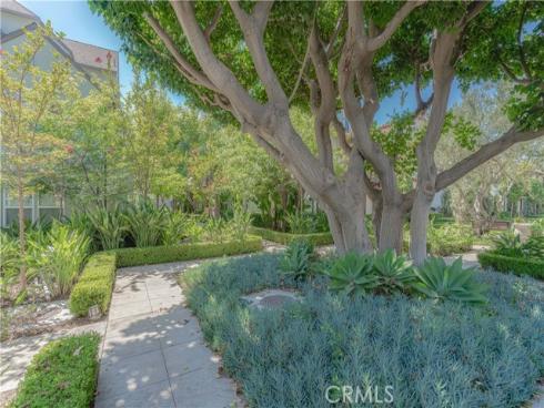 672 E Valencia 108 , Anaheim, CA
