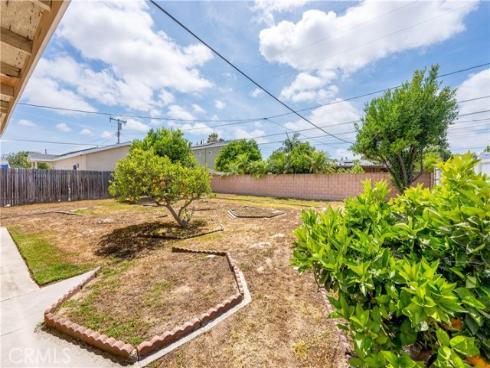 10261  D Este  , Anaheim, CA