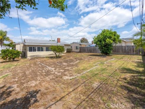 10261  D Este  , Anaheim, CA