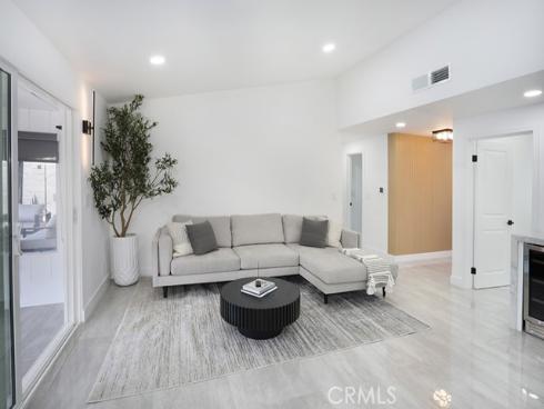833 N Felicidad , Anaheim, CA