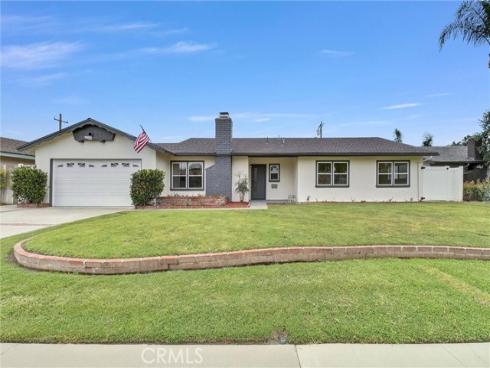 2726 E. Diana