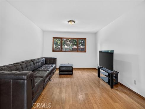 2533 E Tennyson , Anaheim, CA