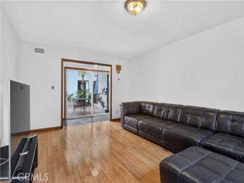 2533 E Tennyson , Anaheim, CA