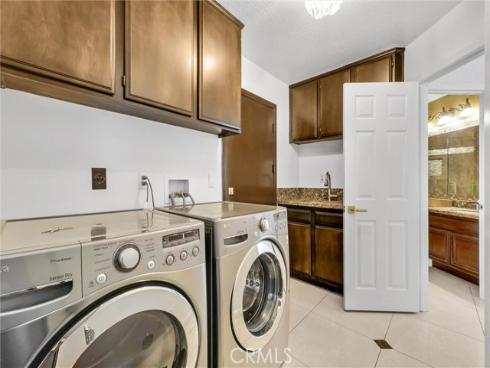 7521 E Hollow Oak   Road, Anaheim, CA