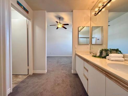 992 S Country Glen Way , Anaheim, CA