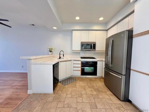 992 S Country Glen Way , Anaheim, CA