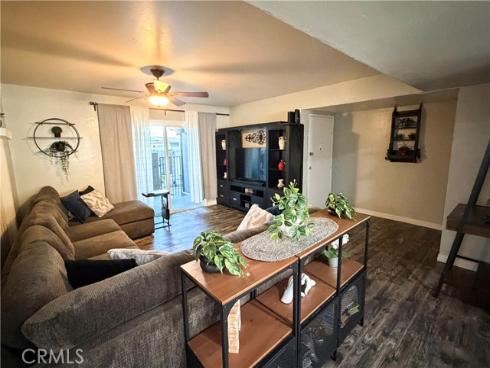 1900 W Glenoaks   Avenue, Anaheim, CA