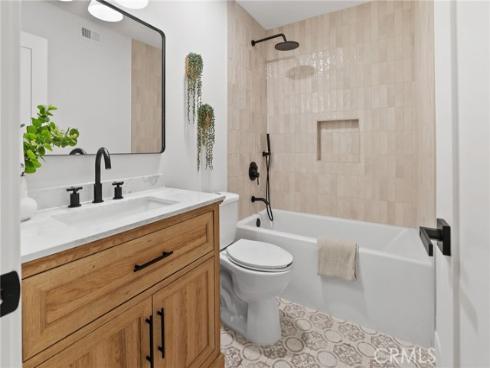 1004 S Dewcrest , Anaheim, CA