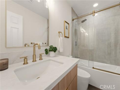 3186 E Radcliffe , Anaheim, CA
