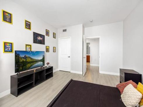 1801 E Katella Ave 4023 , Anaheim, CA