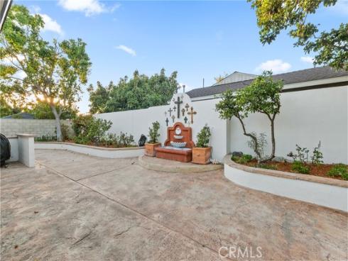1111 W La Entrada , Anaheim, CA