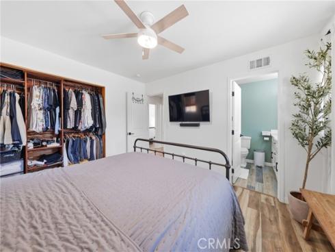 1566 W Crone  , Anaheim, CA